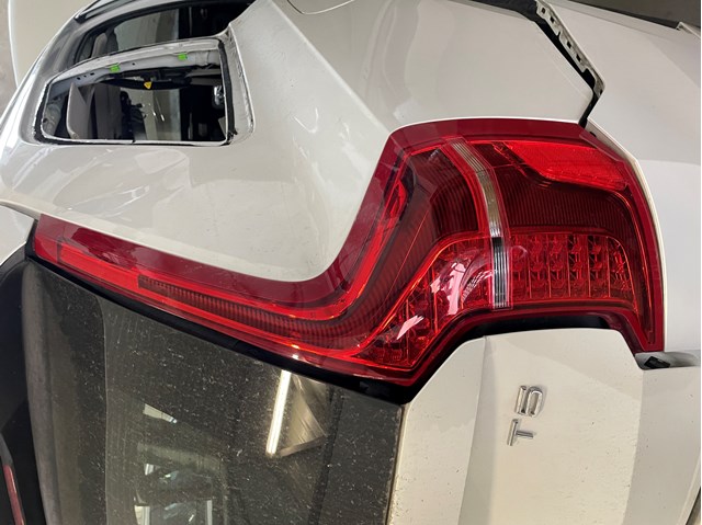 Ліхтар задній правий 32228831 VOLVO