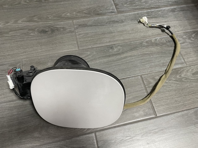 Лючок (дверцята) бензобака KMV642411B MAZDA
