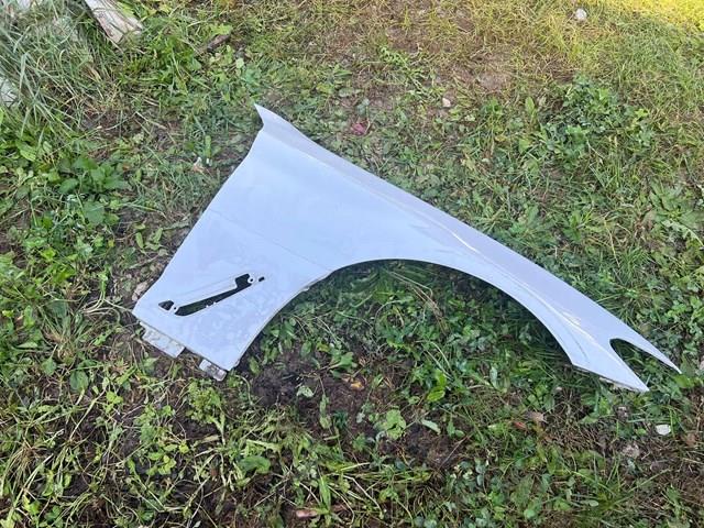 Переднє праве крило 41007443688 BMW