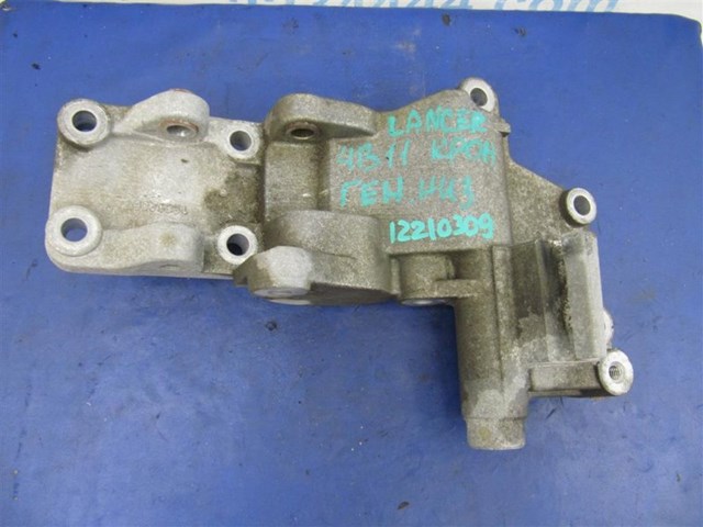 Кріплення генератора 1801A100 MITSUBISHI