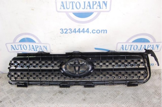 Решітка радіатора Toyota RAV4 3