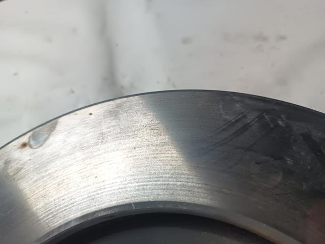 Гальмо дискове переднє 13515905 GM