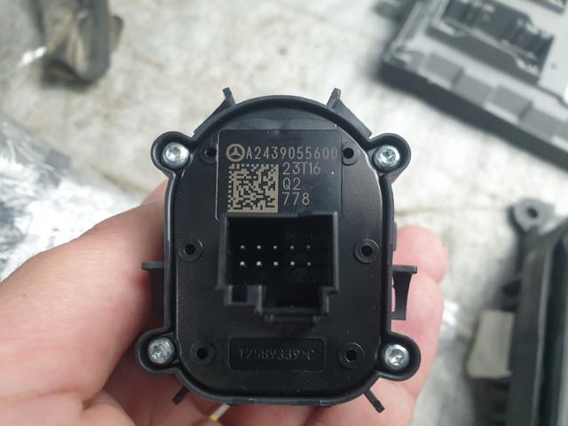 Кнопка запуску двигуна A2439055600 MERCEDES