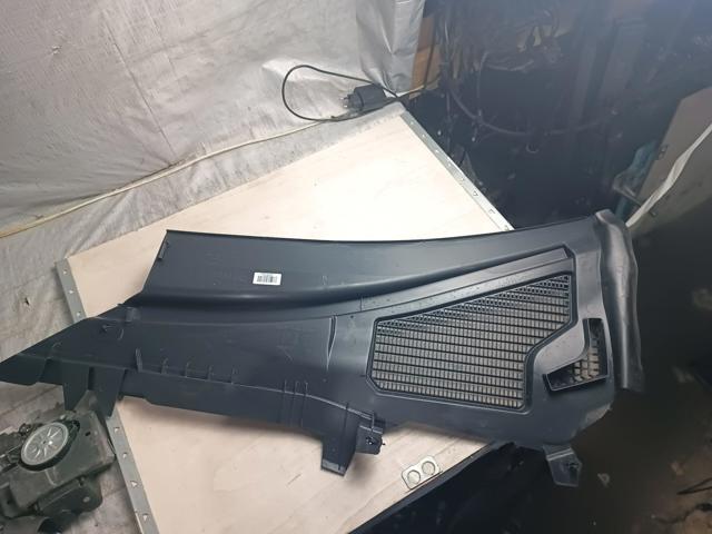 Водостік лобового скла, жабо A2978301703 MERCEDES