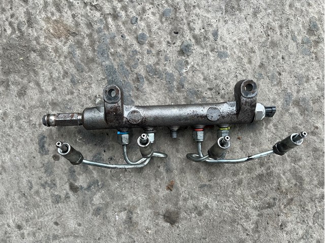 Розподільник палива 17520EB305 NISSAN