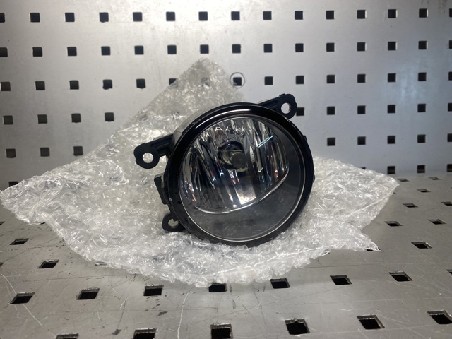 Туманка права 261503971R RENAULT