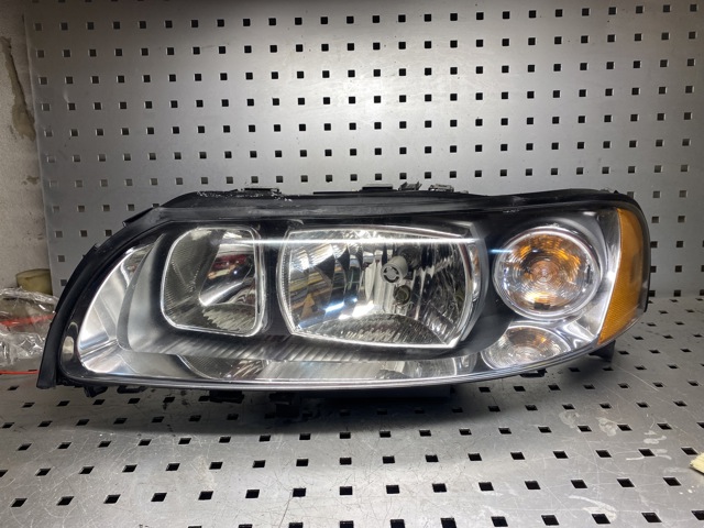 Блок фара ліва 30698835 VOLVO