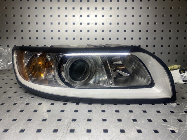Фара передня права 31265695 VOLVO
