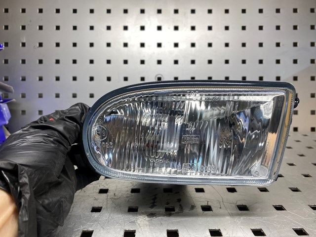 Протитуманка права 7701040681 RENAULT