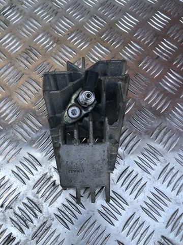 Кронштейт кріплення форсунки 8200771226 RENAULT