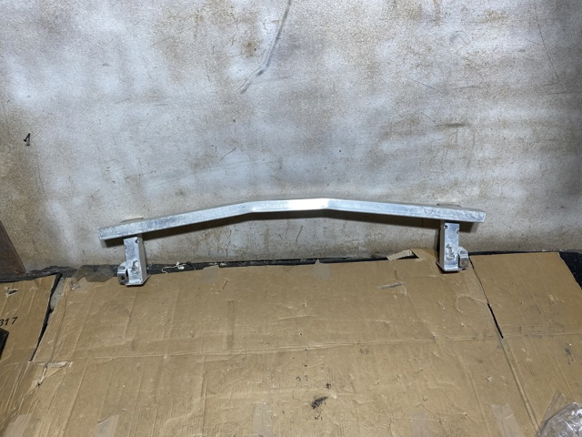 Балка бампера переднього 9834693680 PEUGEOT