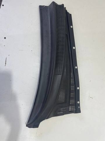 Водостік лобового скла, жабо 861501C100 HYUNDAI