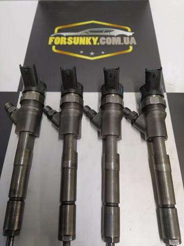 Форсунка вприску палива 0445110215 BOSCH