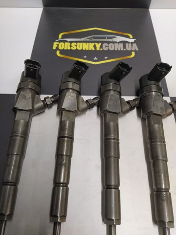 Форсунка паливна 0445110423 OPEL