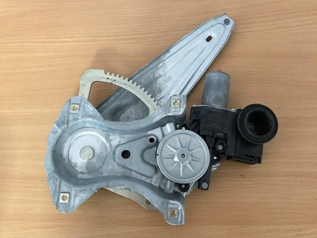 Механізм стеклопод'емника двері задньої, правої 85720F4020 TOYOTA