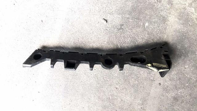 Кронштейн бампера заднього, правий GJR9502H1 MAZDA