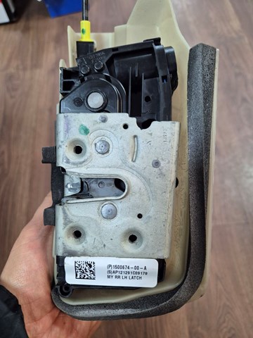 Замок задніх дверей, лівих Tesla Model 3