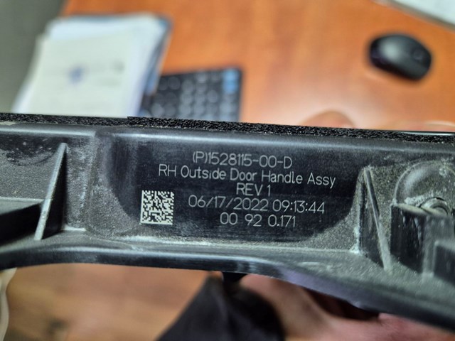 Ручка дверей правих, зовнішня, перед/зад 152811500D Tesla Model