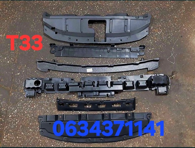 Решітка переднього бампера, права 622566RR0A КИТАЙ