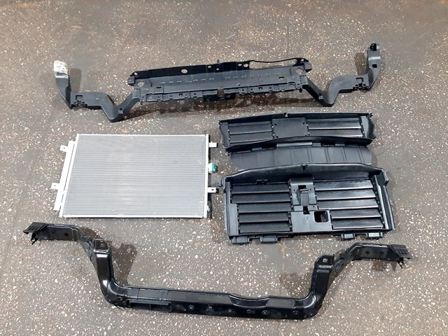 Супорт радіатора верхній/монтажна панель кріплення фар FT4Z8A284A КИТАЙ