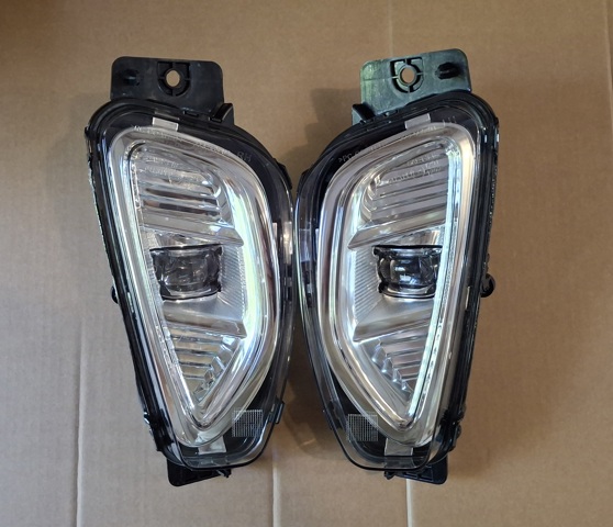 Протитуманка права LJ6Z15200C КИТАЙ