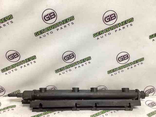 Рампа форсунок системи упорскування палива 06G133317B VAG
