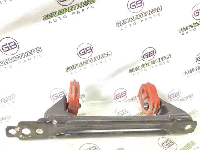 Кронштейн задньої подушки глушника 1K0253144AN VAG