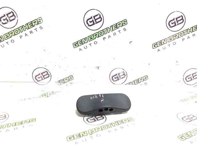 Форсунка омивача скла лобового, права 4G0955988 VAG