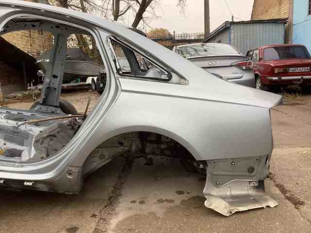Крило заднє 4G5809837 VAG