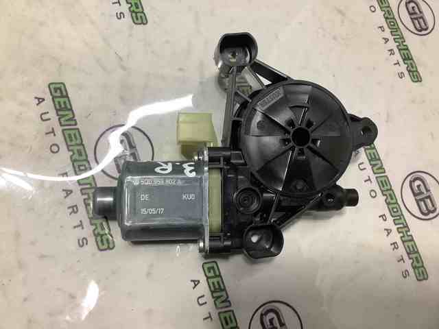 Двигун склопідіймача двері передньої, правої 5Q0959802A PORSCHE