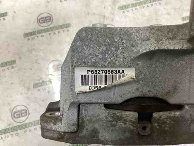 Подушка (опора) двигуна, ліва 68270563AA CHRYSLER