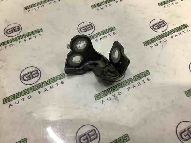Петля водійських дверей 68306517AA CHRYSLER
