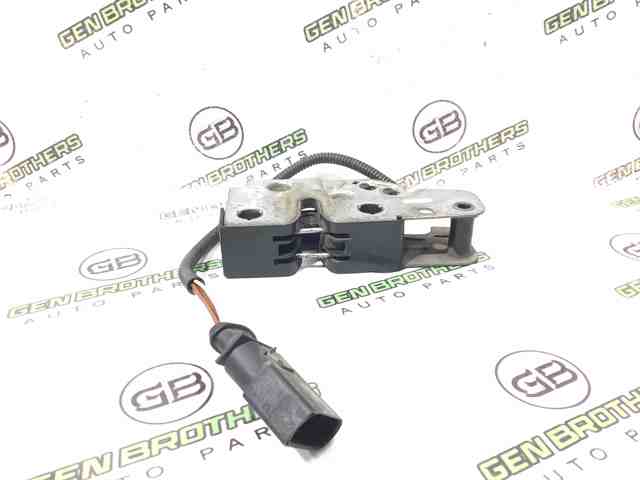 Замок кришки капота 7P6823509B VAG