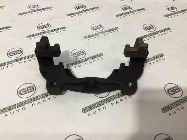 Скоба супорту заднього LR027130 LAND ROVER