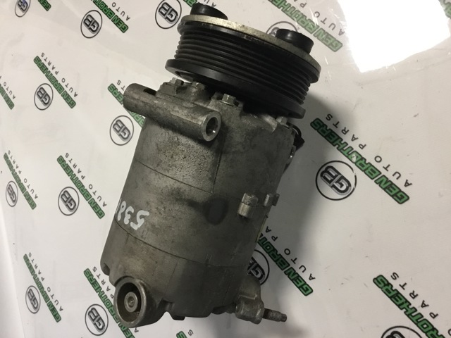 Компресор кліматичної установки LR027788 LAND ROVER