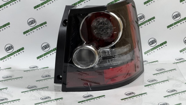 Ліхтар задній правий LR036151 LAND ROVER