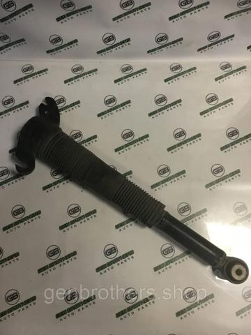 Стійка амортизатора задня LR061355 LAND ROVER