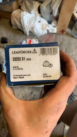 Сайлентблок нижній передньої підвіски 33252 LEMFORDER