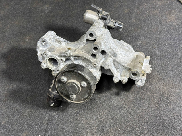 Помпа охолодження 11518650988 BMW