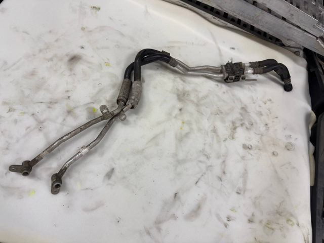 Шланг охолодження автоматичної коробки передач 17228602300 BMW