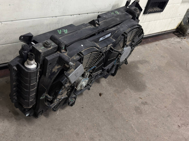 Кронштейн/подушка кріплення радіатора, верхній 215424CE0A NISSAN