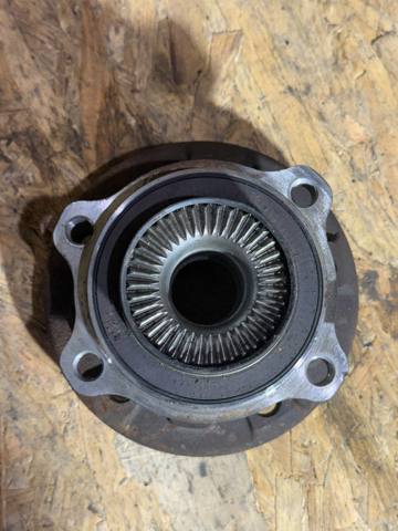 Маточина колеса передня 31208095641 BMW