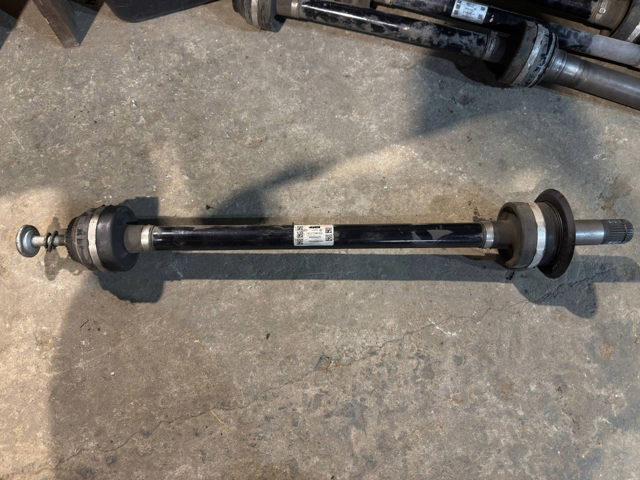 Піввісь задня, права 33208679940 BMW