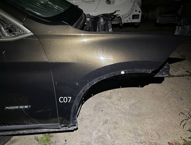 Переднє праве крило 41007427300 BMW