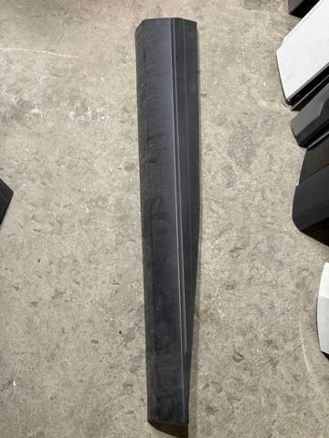 Молдинг передньої правої двері 808706RR0A NISSAN