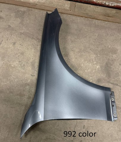 Переднє праве крило A2228800218 MERCEDES
