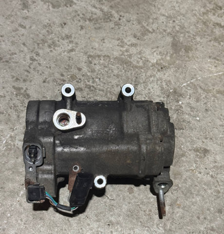 Насос кондиціонера FV6H19D623AC FORD