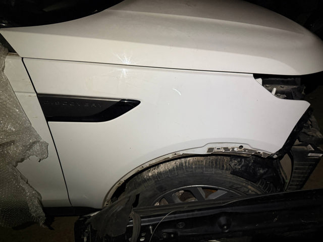 Переднє праве крило LR080199 LAND ROVER