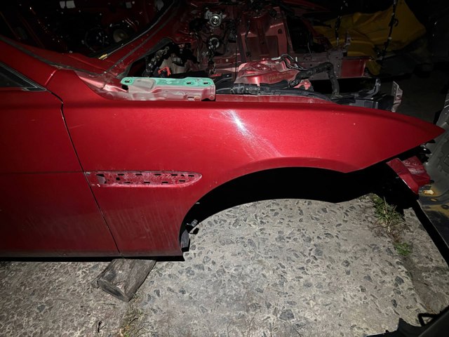 Переднє праве крило T4N2636 JAGUAR