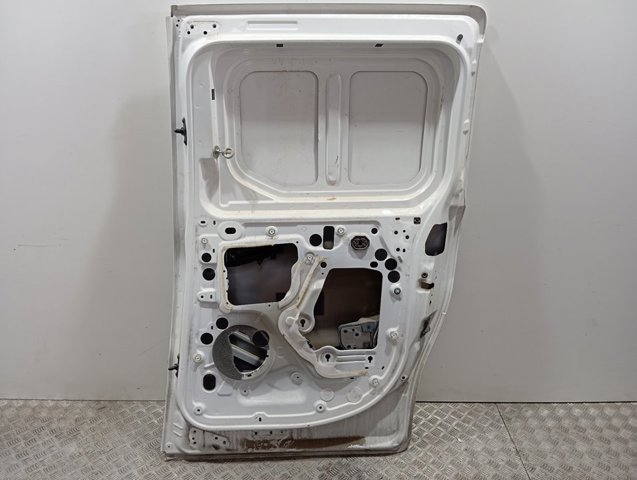 Двері бічні (зсувні), права 9820425580 Peugeot/Citroen